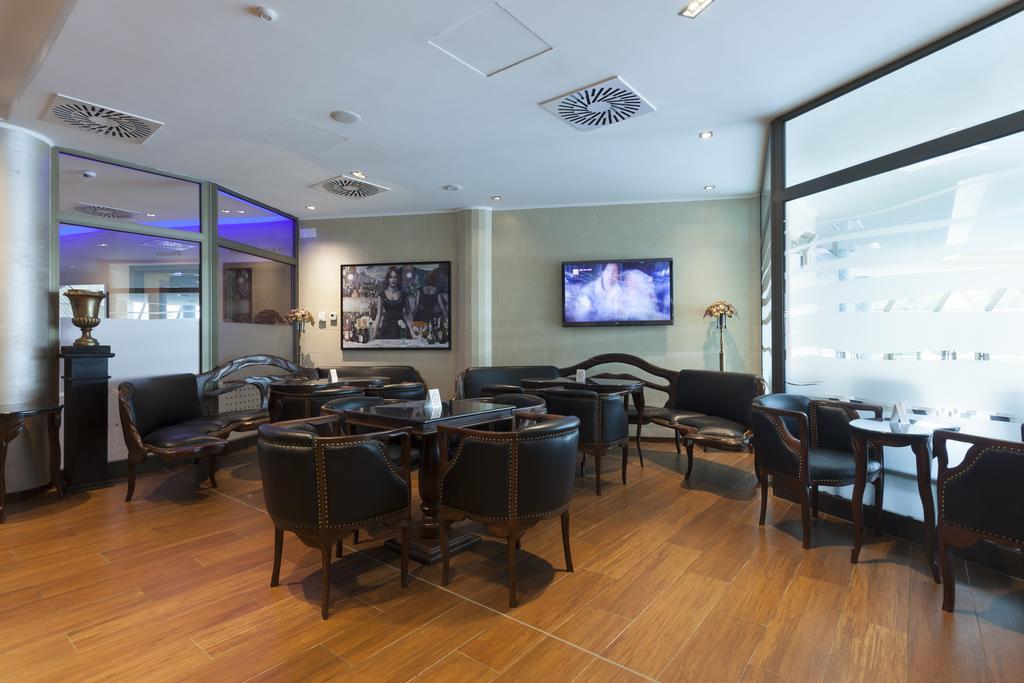 Hotel Premier Aqua - Adults Only 维尔蒂尼克 外观 照片 The lounge at the airport