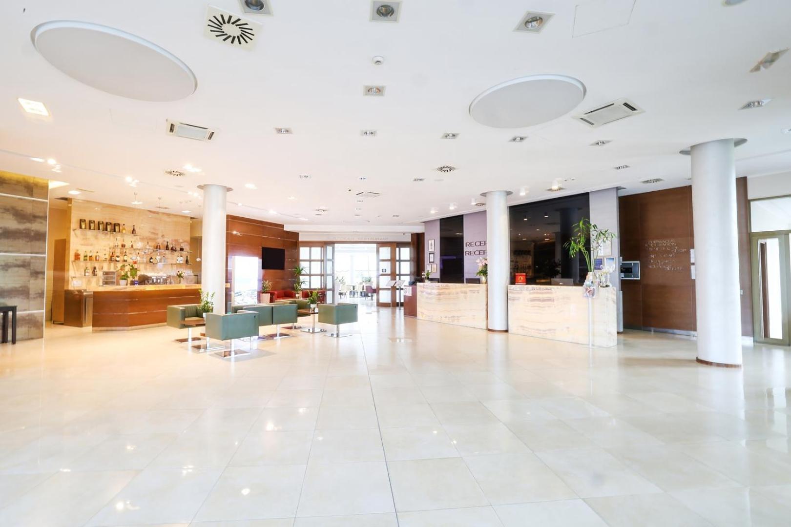 Hotel Premier Aqua - Adults Only 维尔蒂尼克 外观 照片 The lobby of the hotel