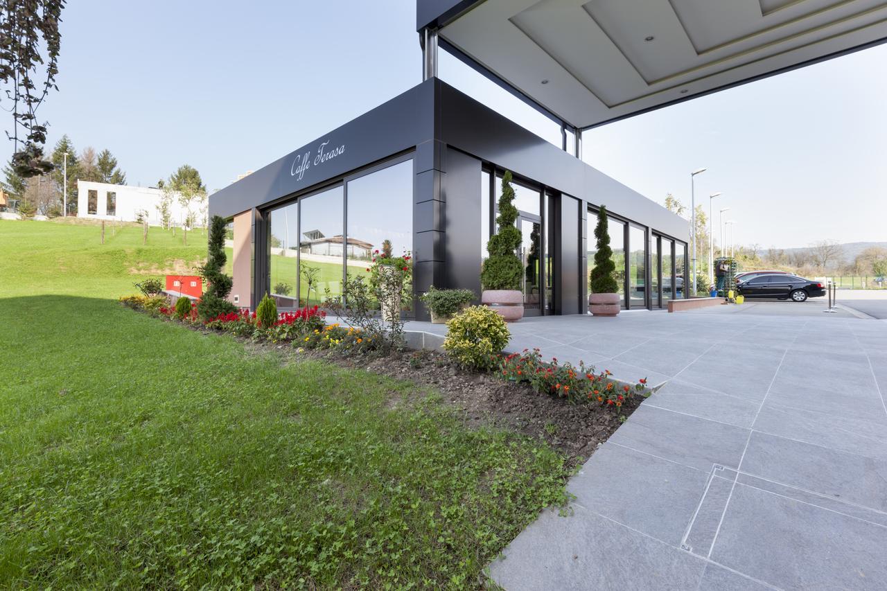 Hotel Premier Aqua - Adults Only 维尔蒂尼克 外观 照片 Entrance of the new crematorium