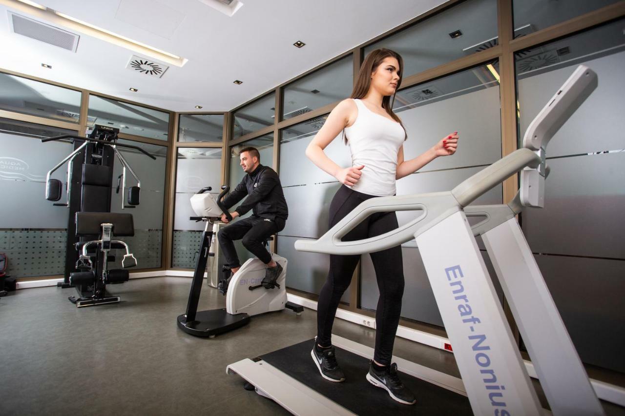 Hotel Premier Aqua - Adults Only 维尔蒂尼克 外观 照片 A treadmill